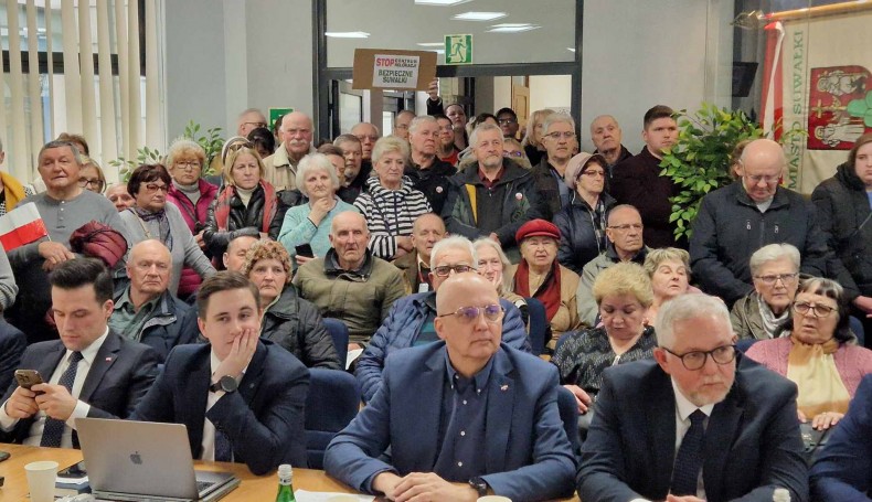 Protest przeciwko utworzeniu centrum integracji cudzoziemców w Suwałkach, 26.03.2025, fot. Areta Topornicka